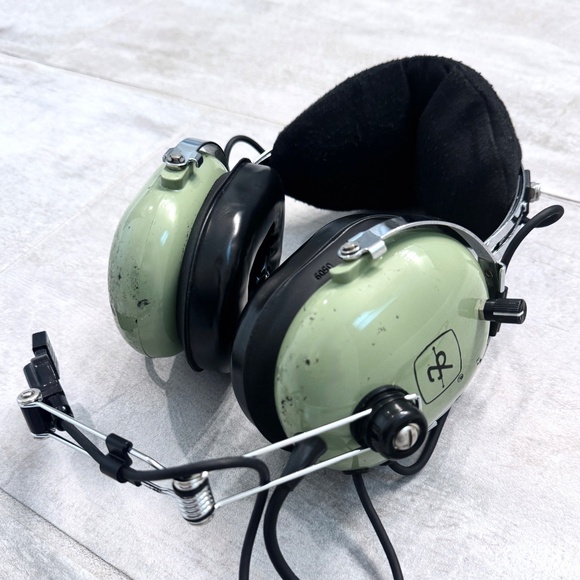 David Clark H10-76XL Military Pilot Headset - Picture 2 of 3